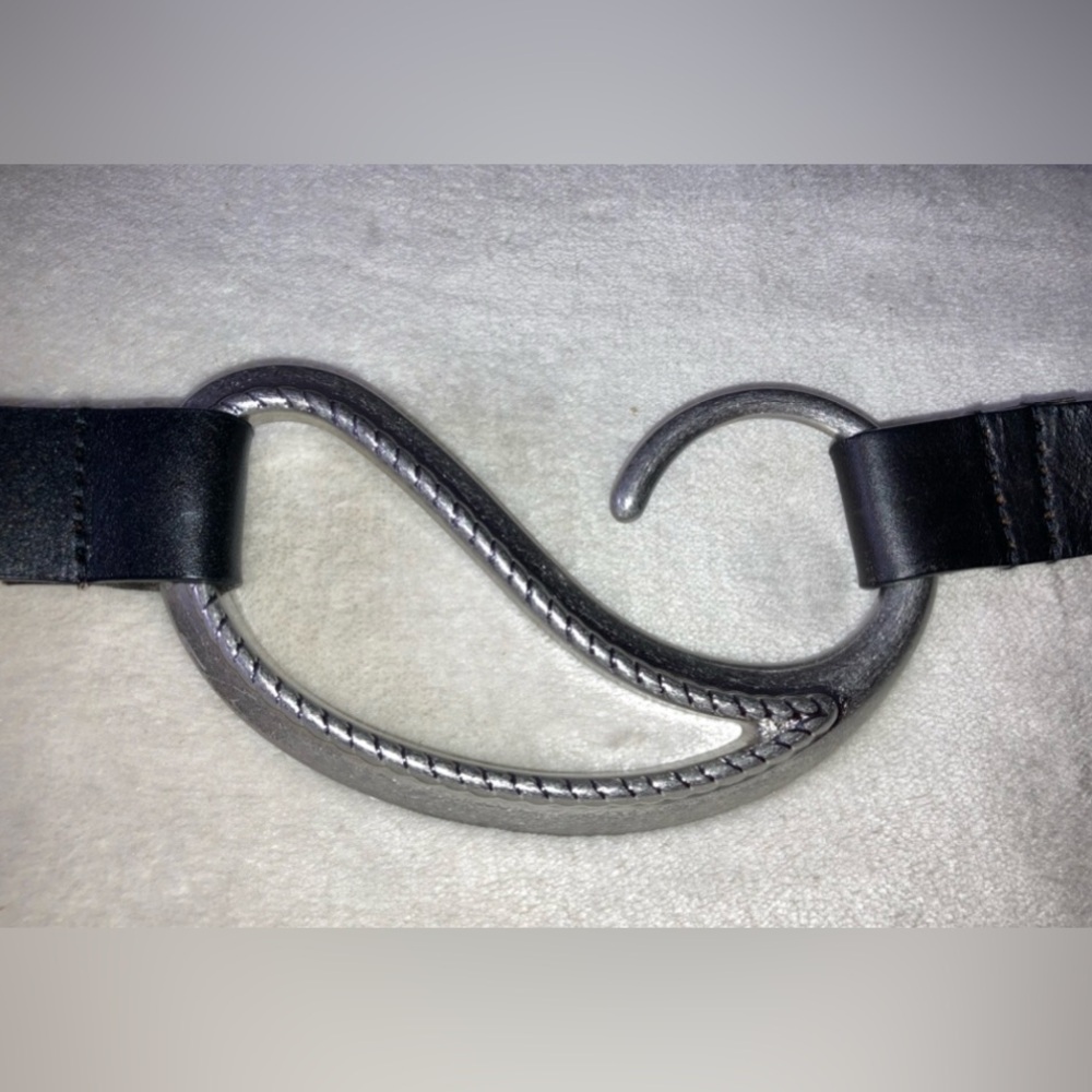 UNIQUE Genuine leather adjustable western paisley buckle Chico’s belt, black - Picture 3 of 5